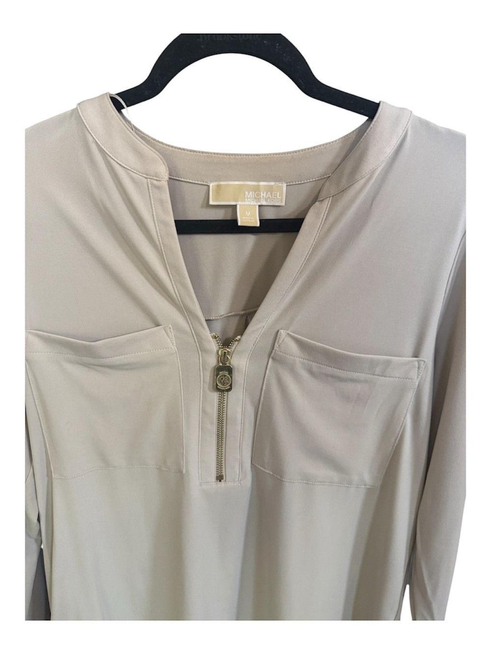 MICHAEL Michael Kors Cream Zip-Pocket Long Sleeve Top - Picture 2 of 4